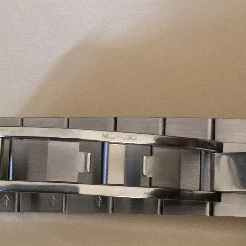 Movado Museum with black dial face - Picture 2 of 4